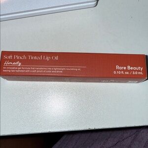 Rare Beauty Soft Pinch Lip Oil in Honey
